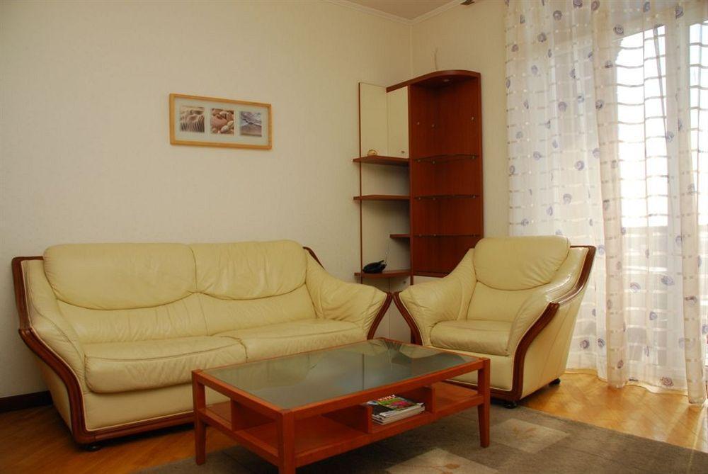 Pecherskie Lipki Hotel Kiev Exterior photo
