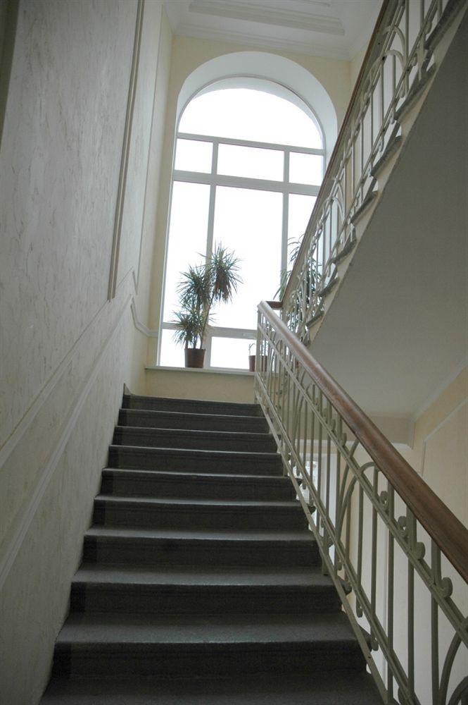 Pecherskie Lipki Hotel Kiev Exterior photo